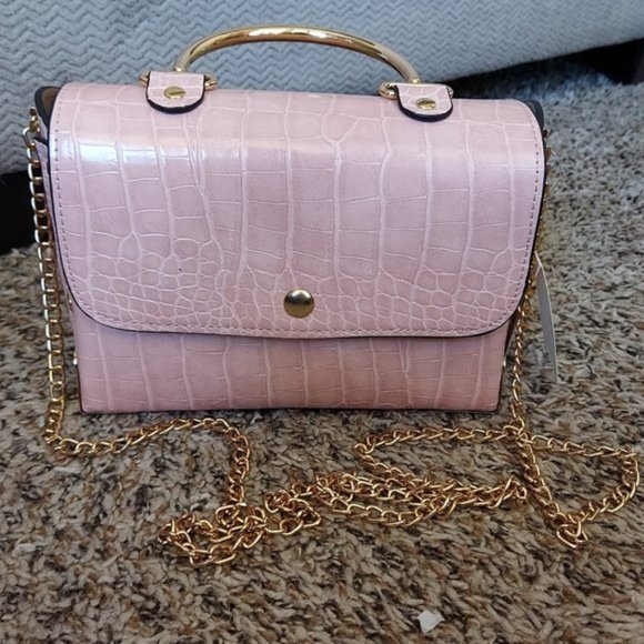 *NEW W/ TAGS" - <3 Vegan - Pink Faux Alligator Print Evening Crossbody/Handbag - Picture 1 of 4